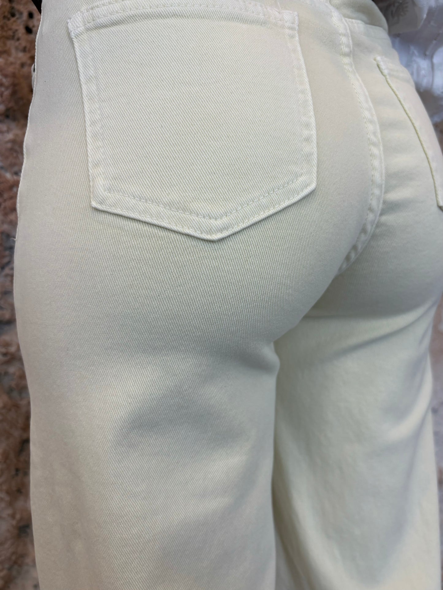 JEANS RECTO AMARILLO PASTEL