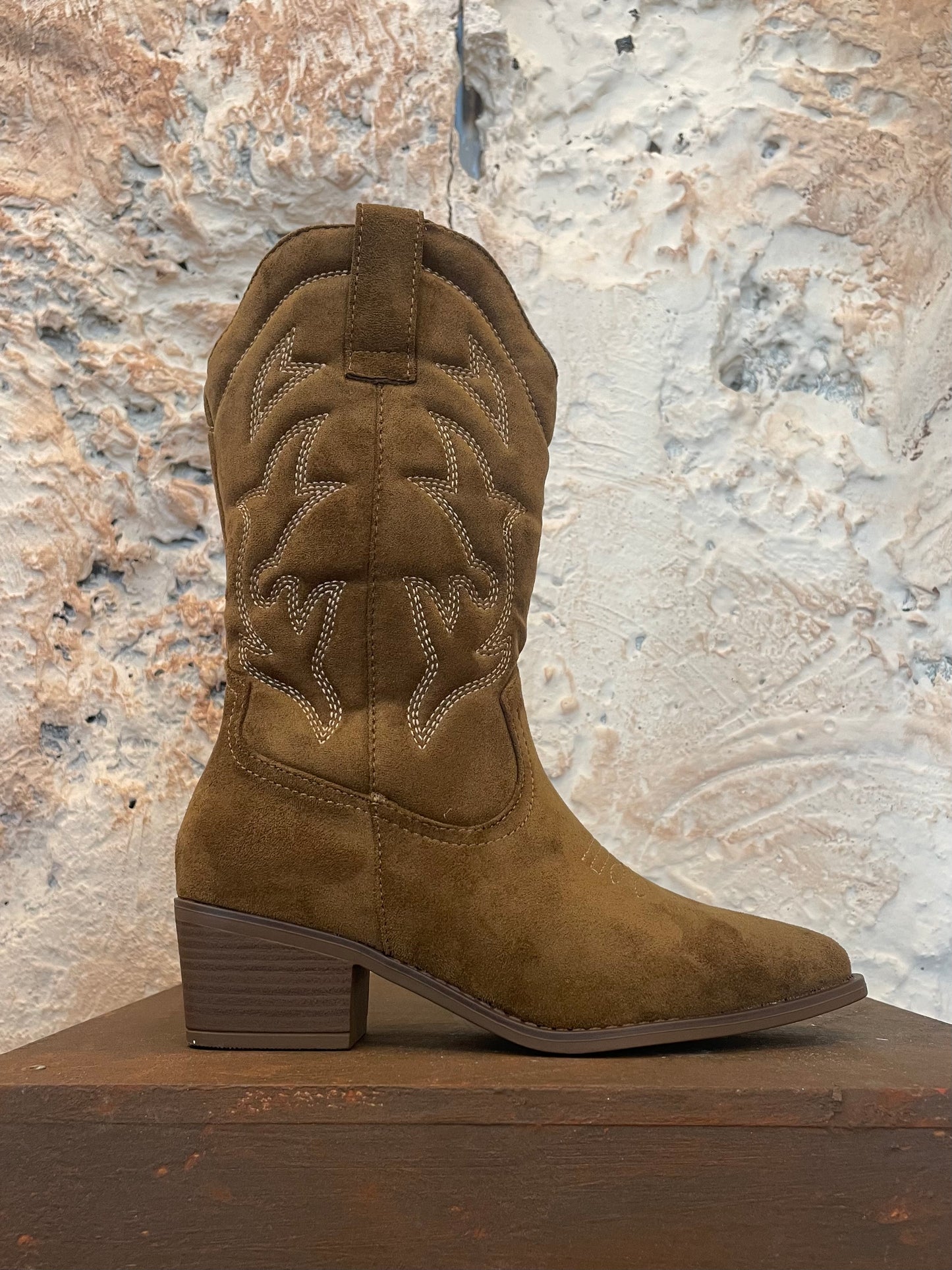 BOTA COWBOY SERRAJE MARRÓN