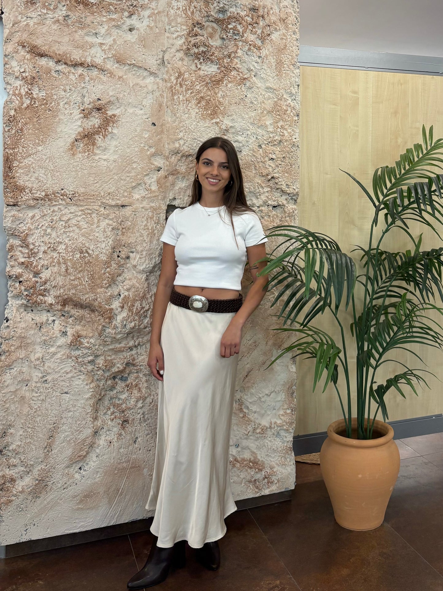 FALDA MIDI SATINADA BEIGE