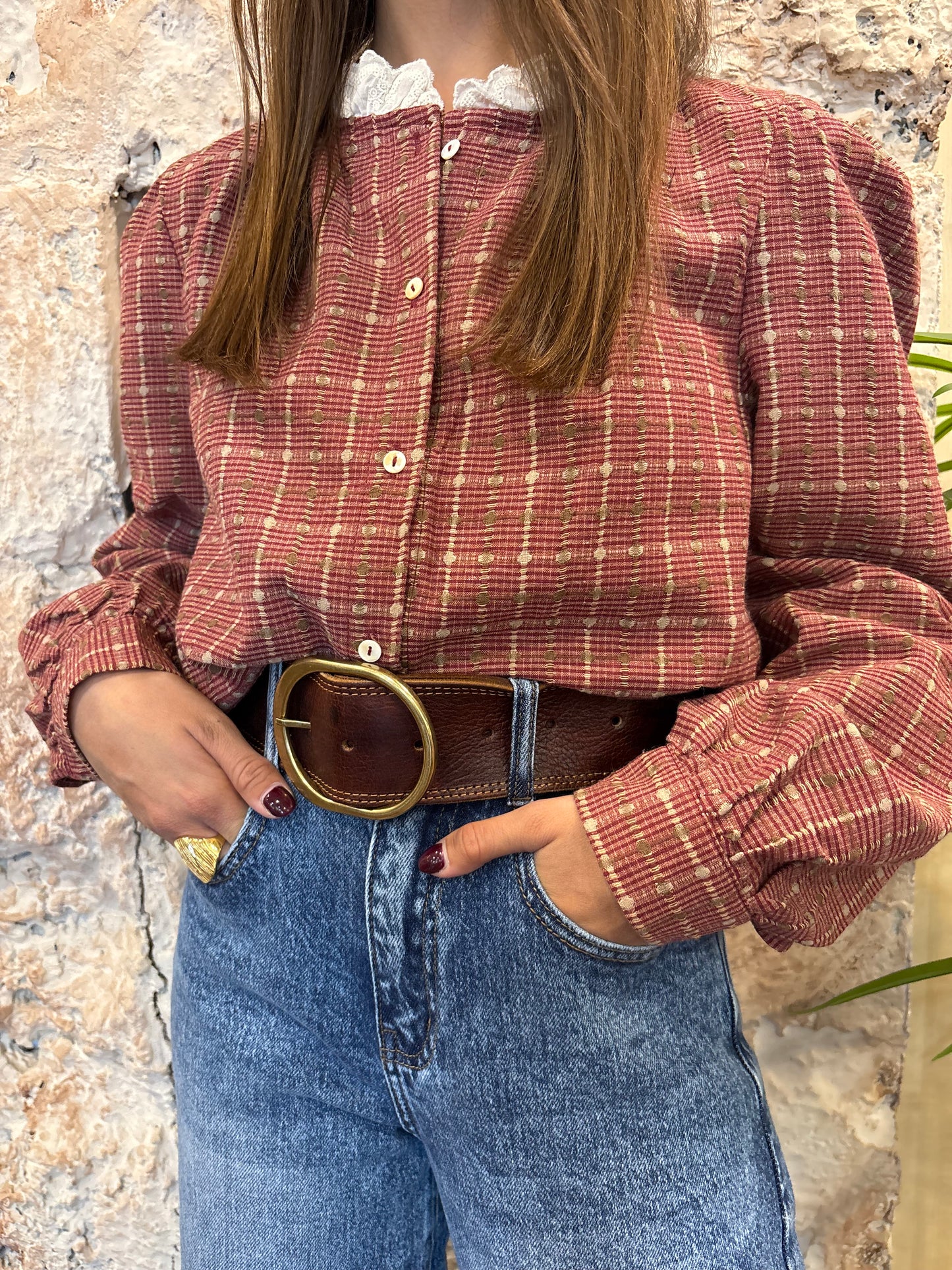 CAMISA ESTAMPADA CUELLO PUNTILLA BURDEOS
