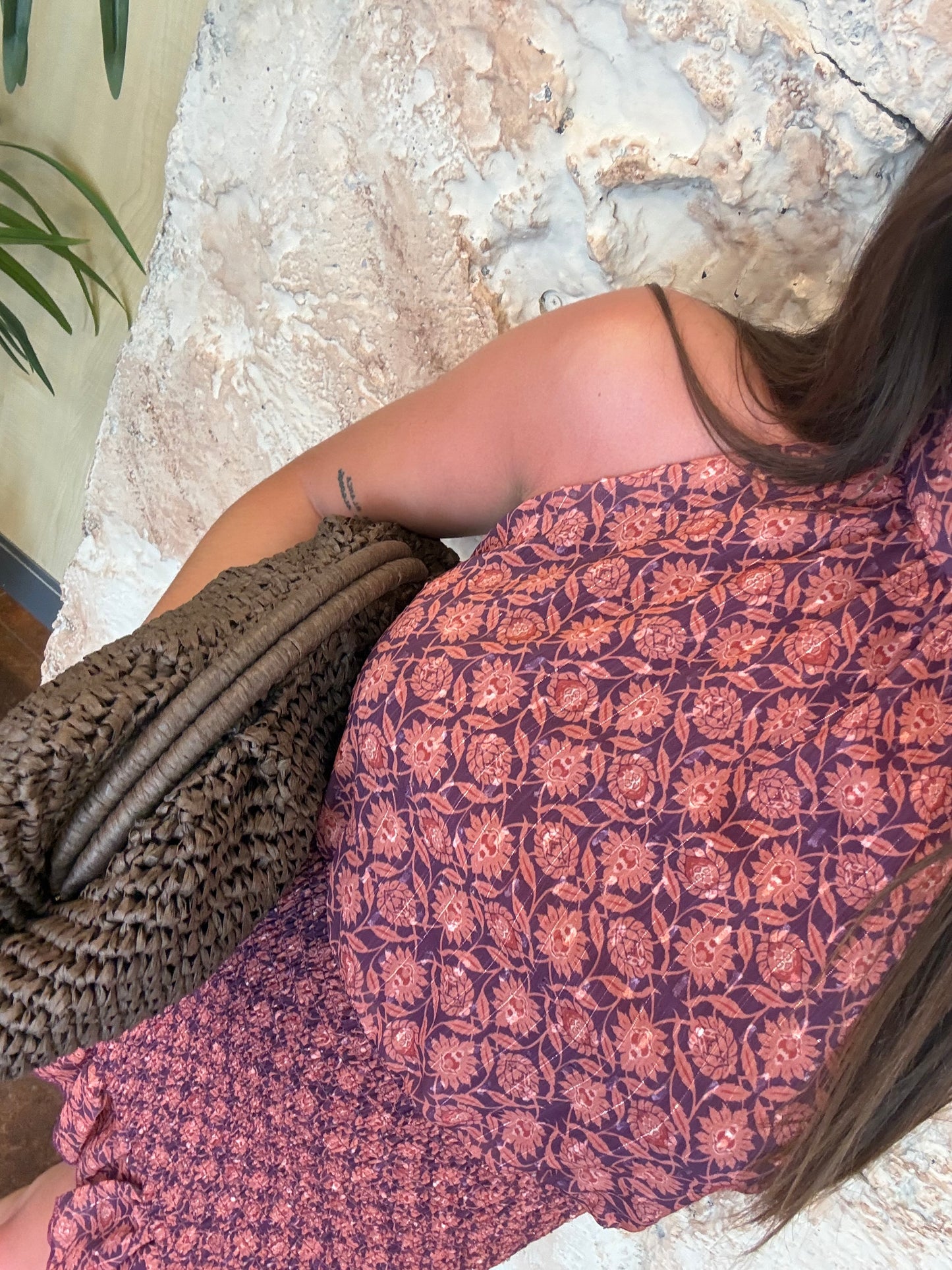 VESTIDO CORTO PANEL DE ABEJA ESTAMPADO NARANJA Y MORADO