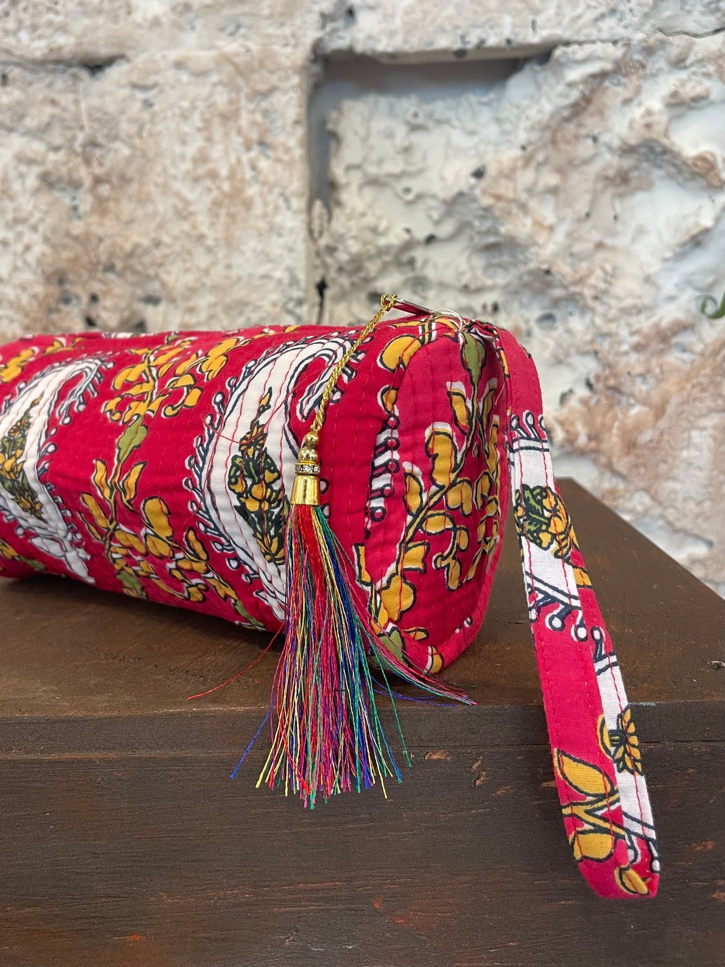 ESTUCHE ESTAMPADO ROJO