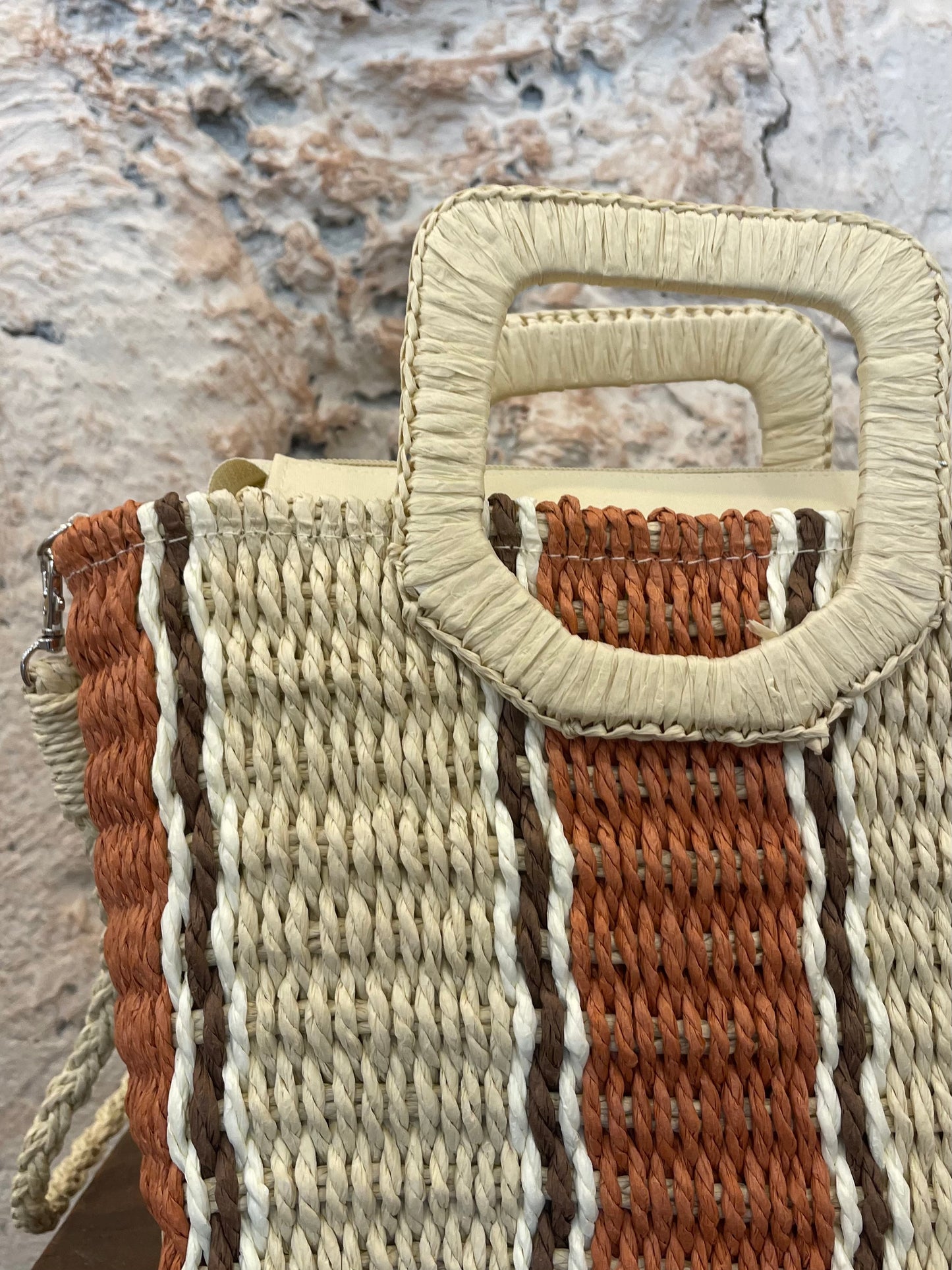 MINI BOLSO CUADRADO RAFIA