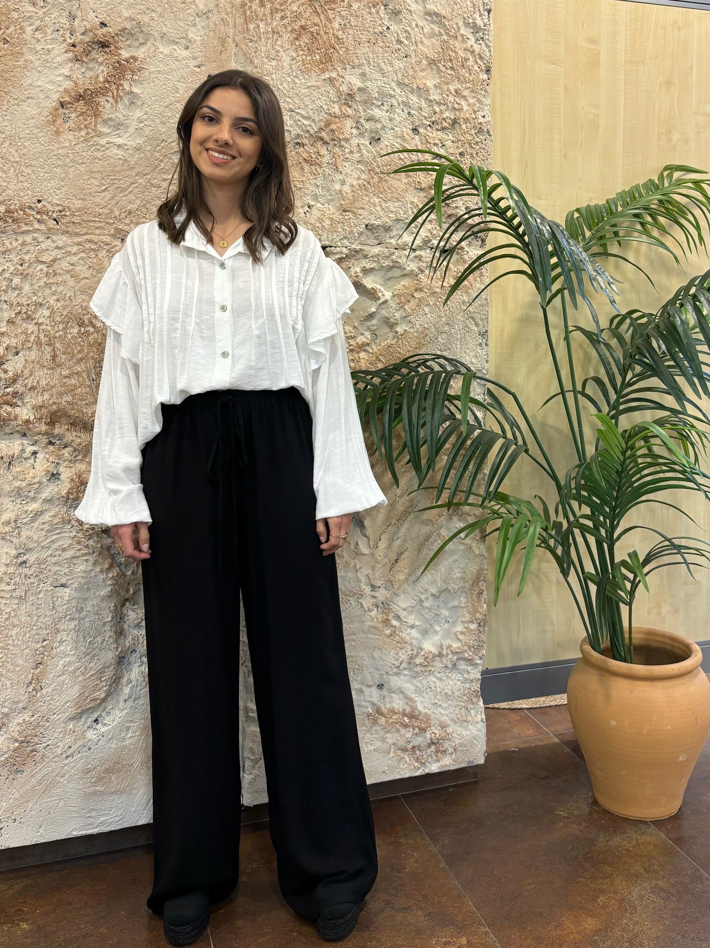 PANTALÓN RECTO FLUIDO NEGRO