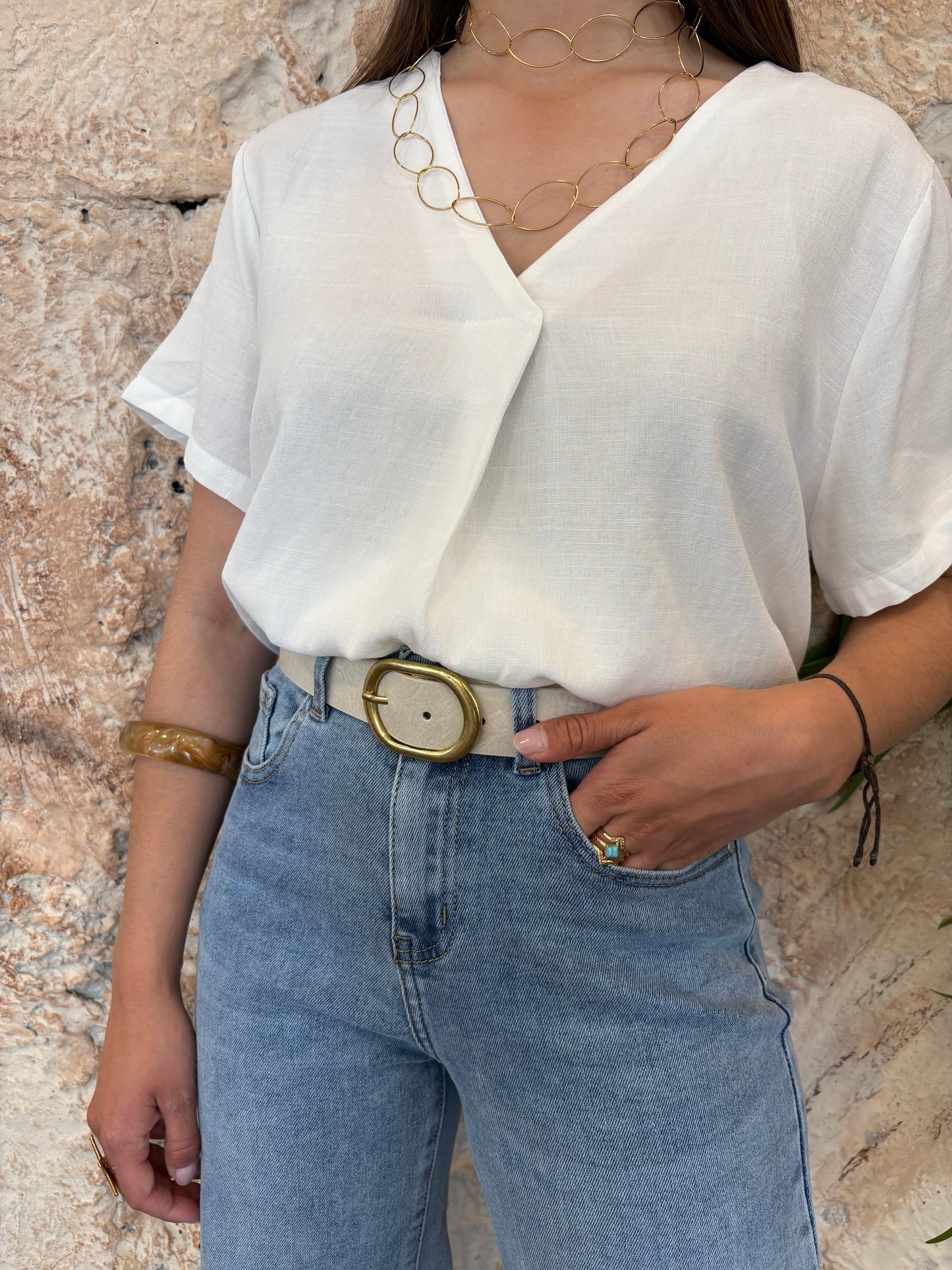 BLUSA CUELLO PICO BLANCA