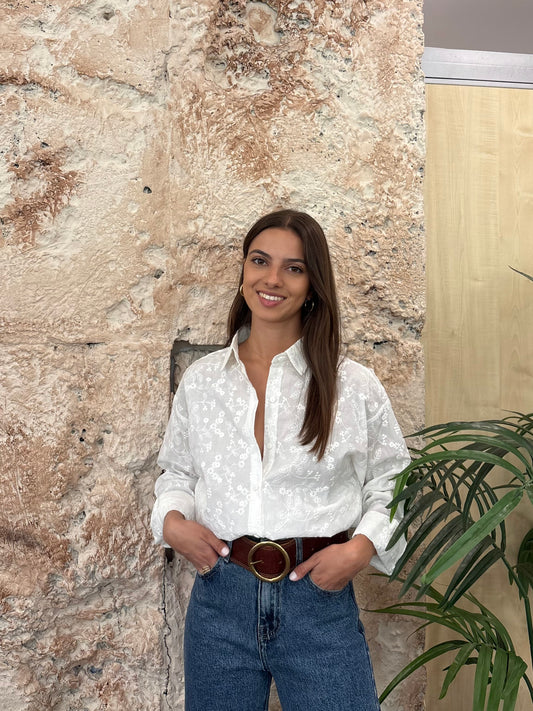 CAMISA BLANCA DETALLES BORDADOS