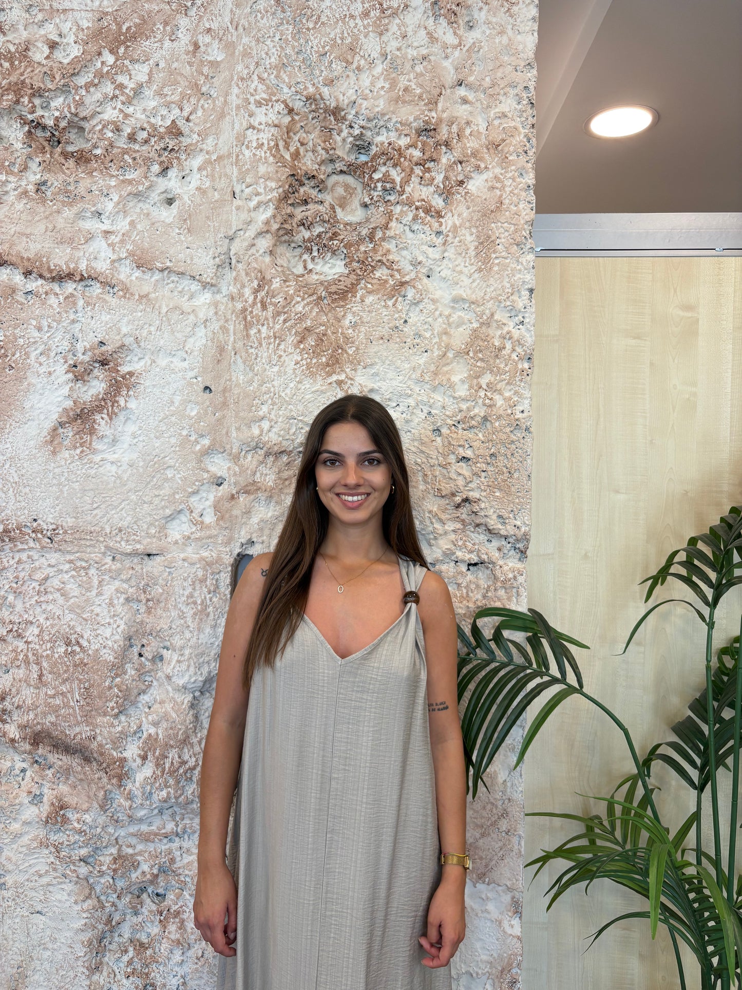 VESTIDO TIRANTE DETALLE BEIGE