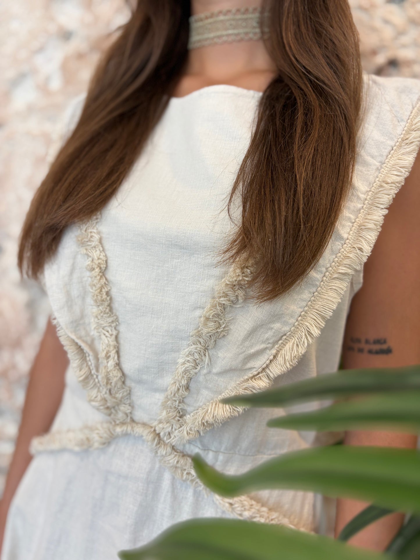 VESTIDO TIRANTE LINO BEIGE DETALLE FLECOS