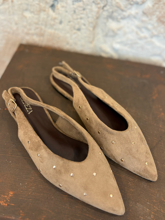 MULE PLANA TAUPE TACHAS
