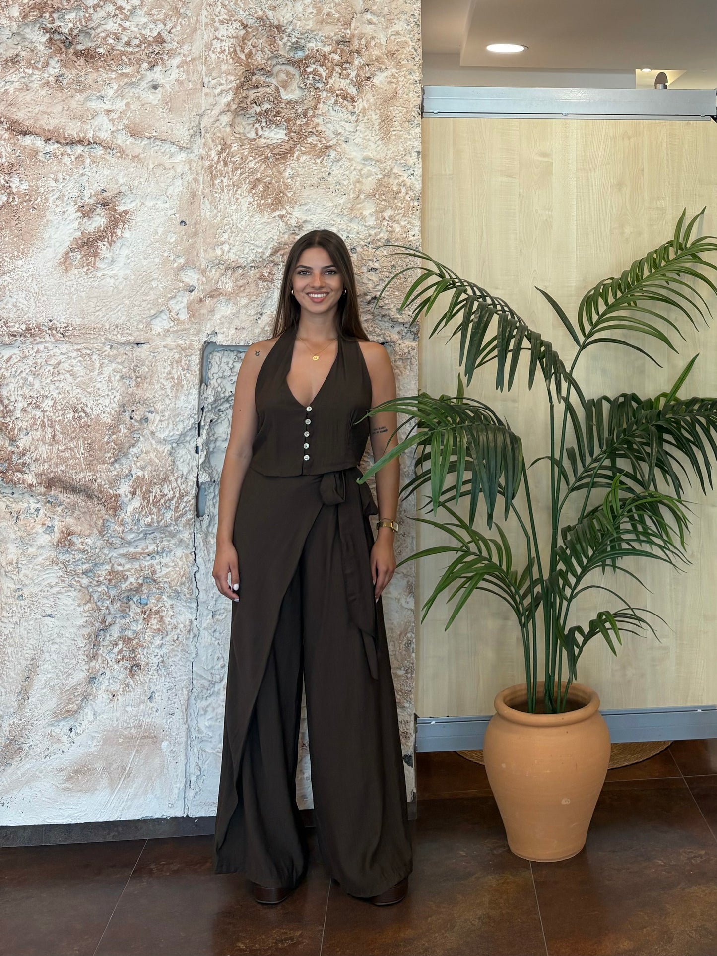 CONJUNTO TOP HALTER Y PANTALÓN PAREO LAZO MARRÓN