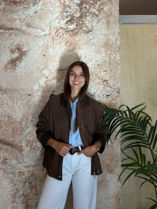 CHAQUETA TRENCH CORTA MARRÓN CUELLO PANA MARRÓN