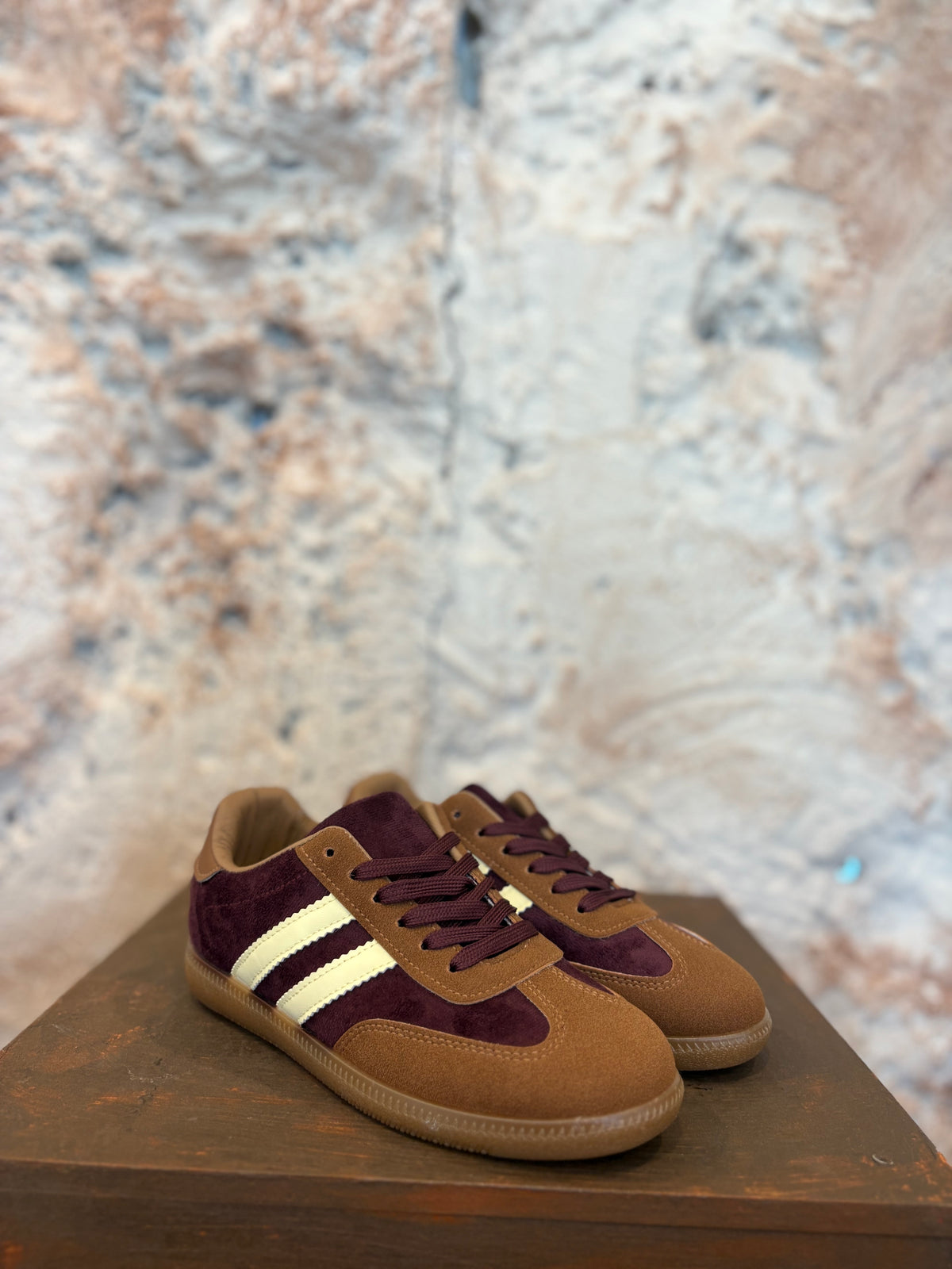 ZAPATILLAS DEPORTIVAS BURDEOS