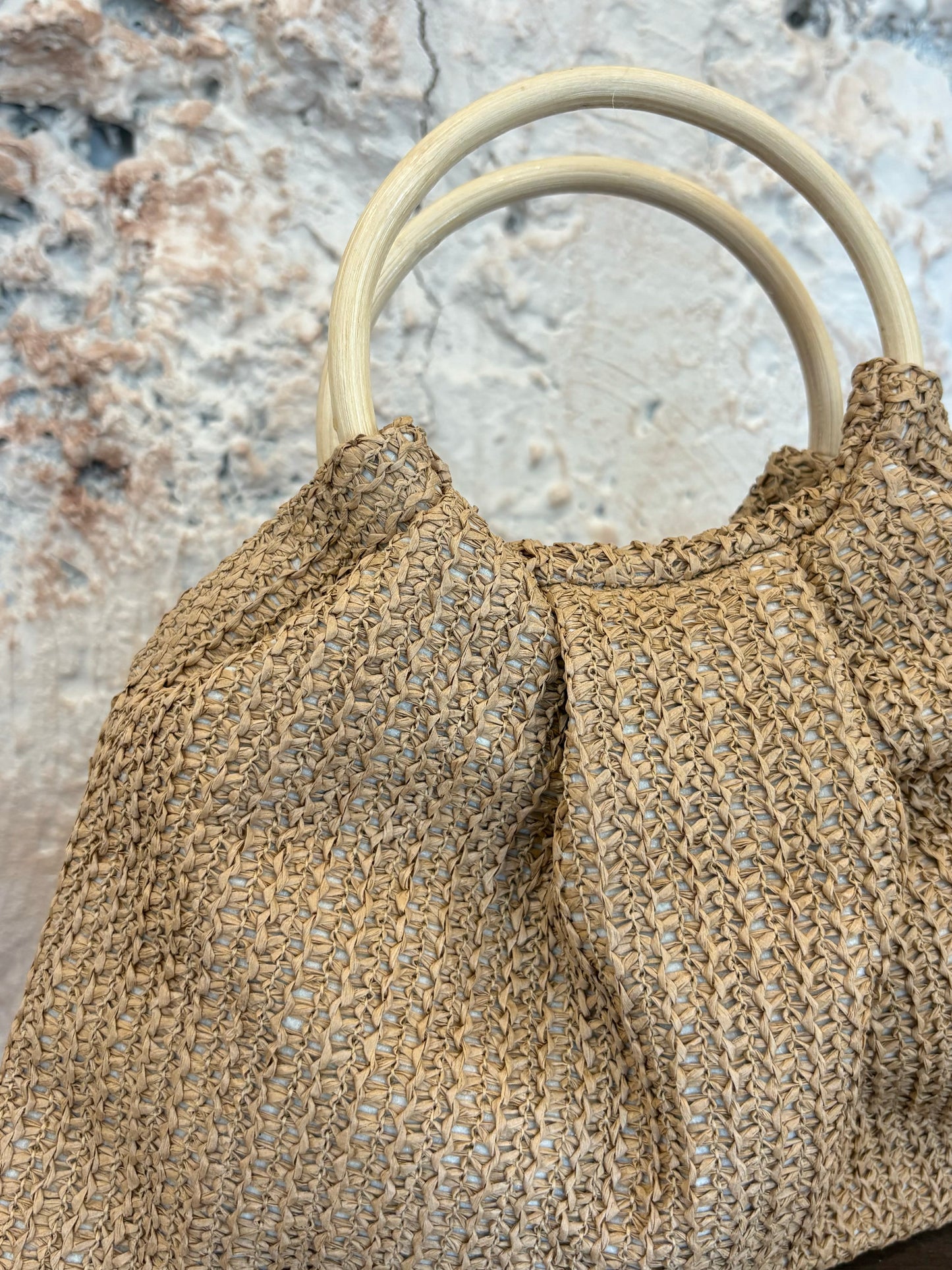 BOLSO DE MANO RAFIA ASA MADERA
