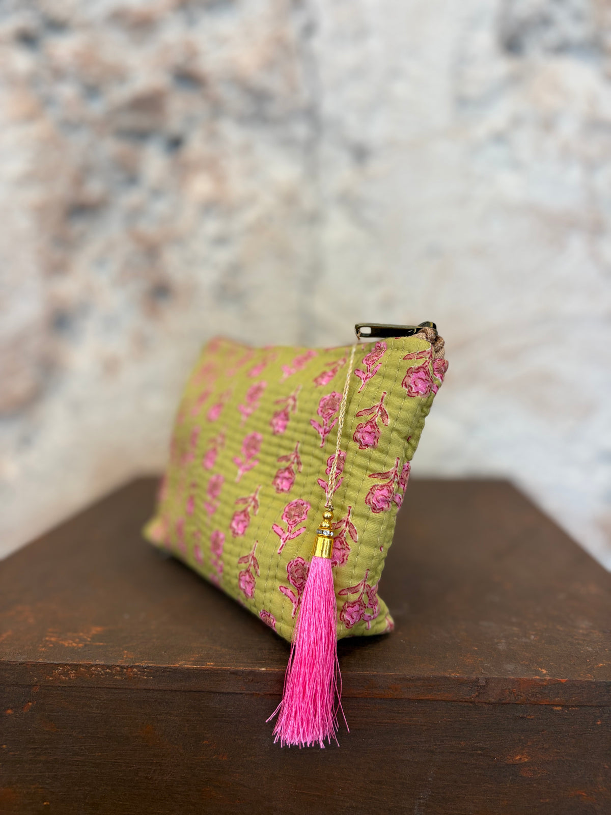NECESER ESTAMPADO VERDE OLIVA