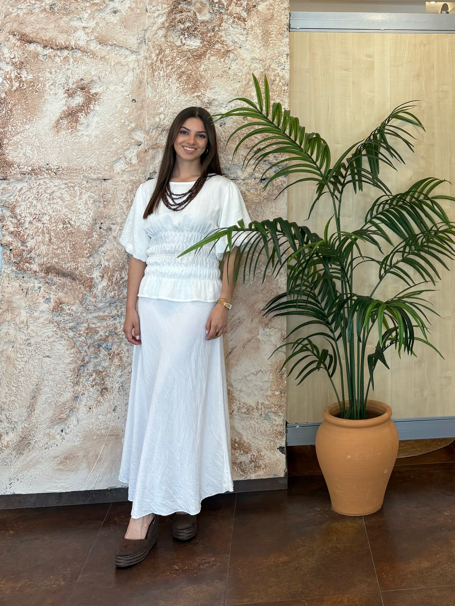 FALDA LARGA FLUIDA BLANCA