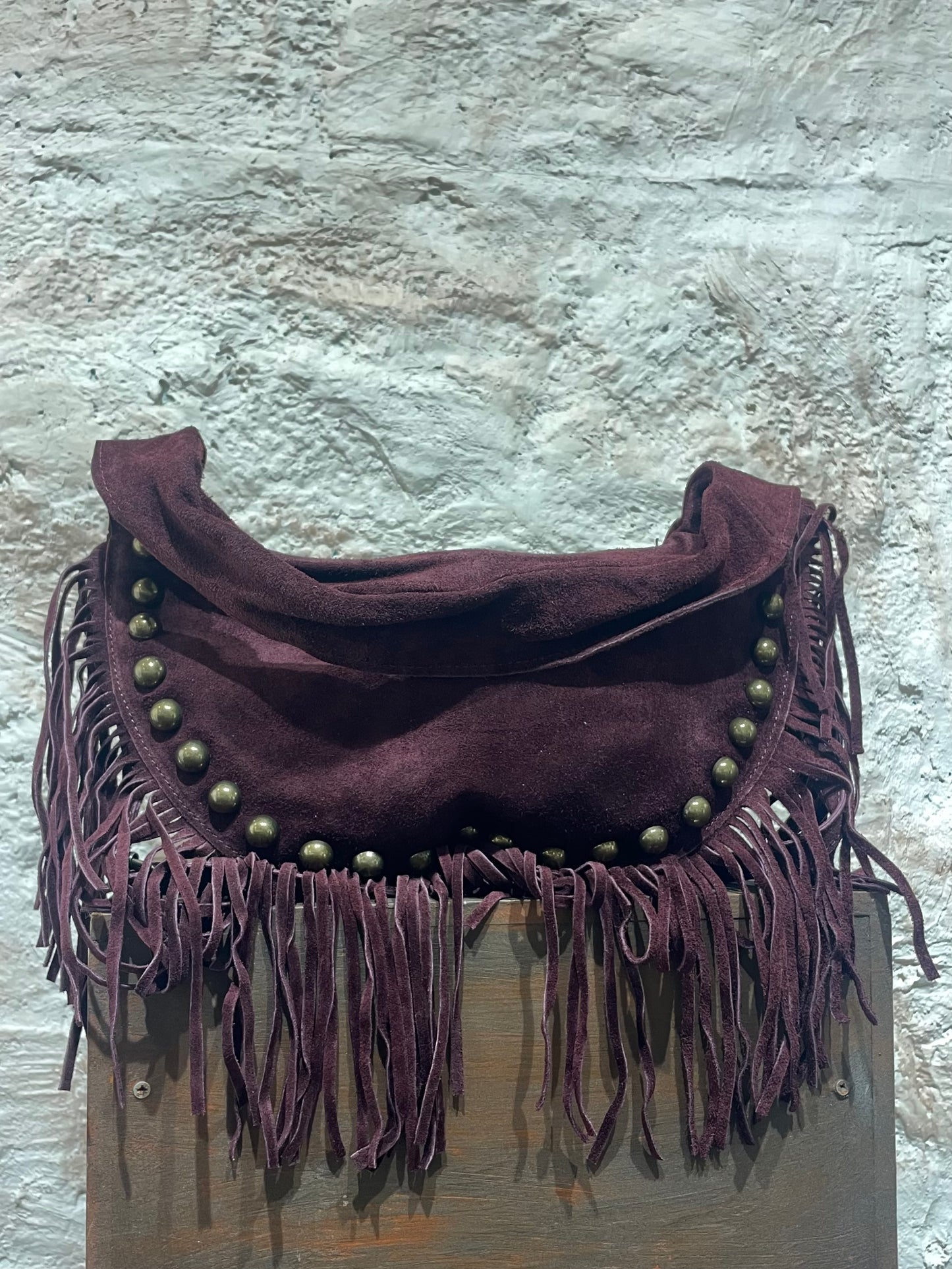 BOLSO PIEL FLECOS DETALLE TACHAS BOURDEOS