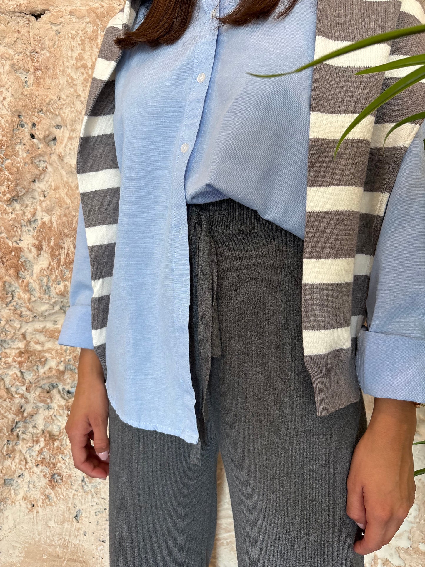 PANTALÓN PUNTO RECTO GRIS