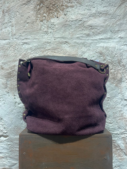 SHOPPER PIEL BOURDEOS CUADRADO DETALLE TACHAS ASA MARRÓN
