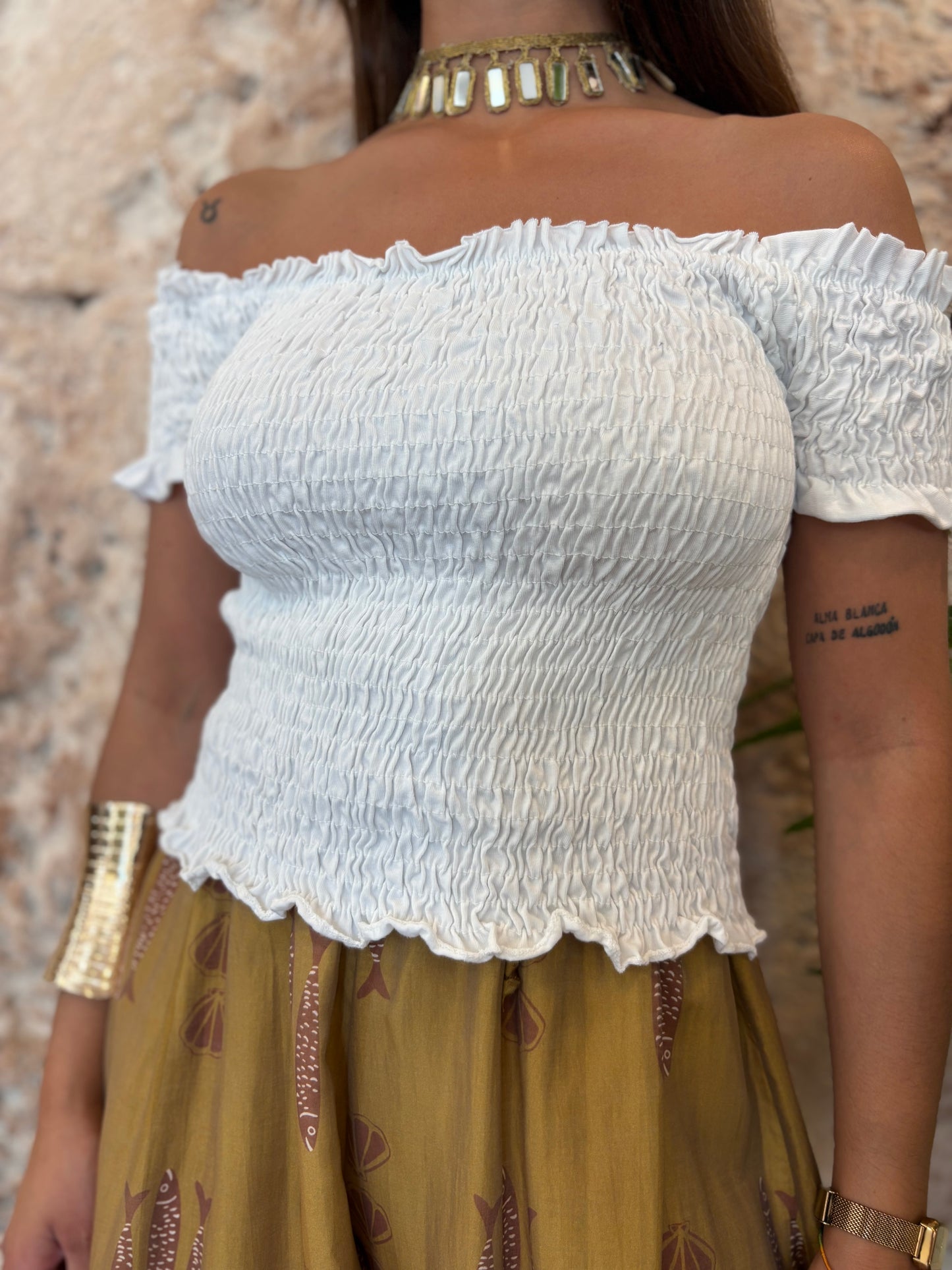 TOP PANEL DE ABEJA BLANCO CUELLO BARCO