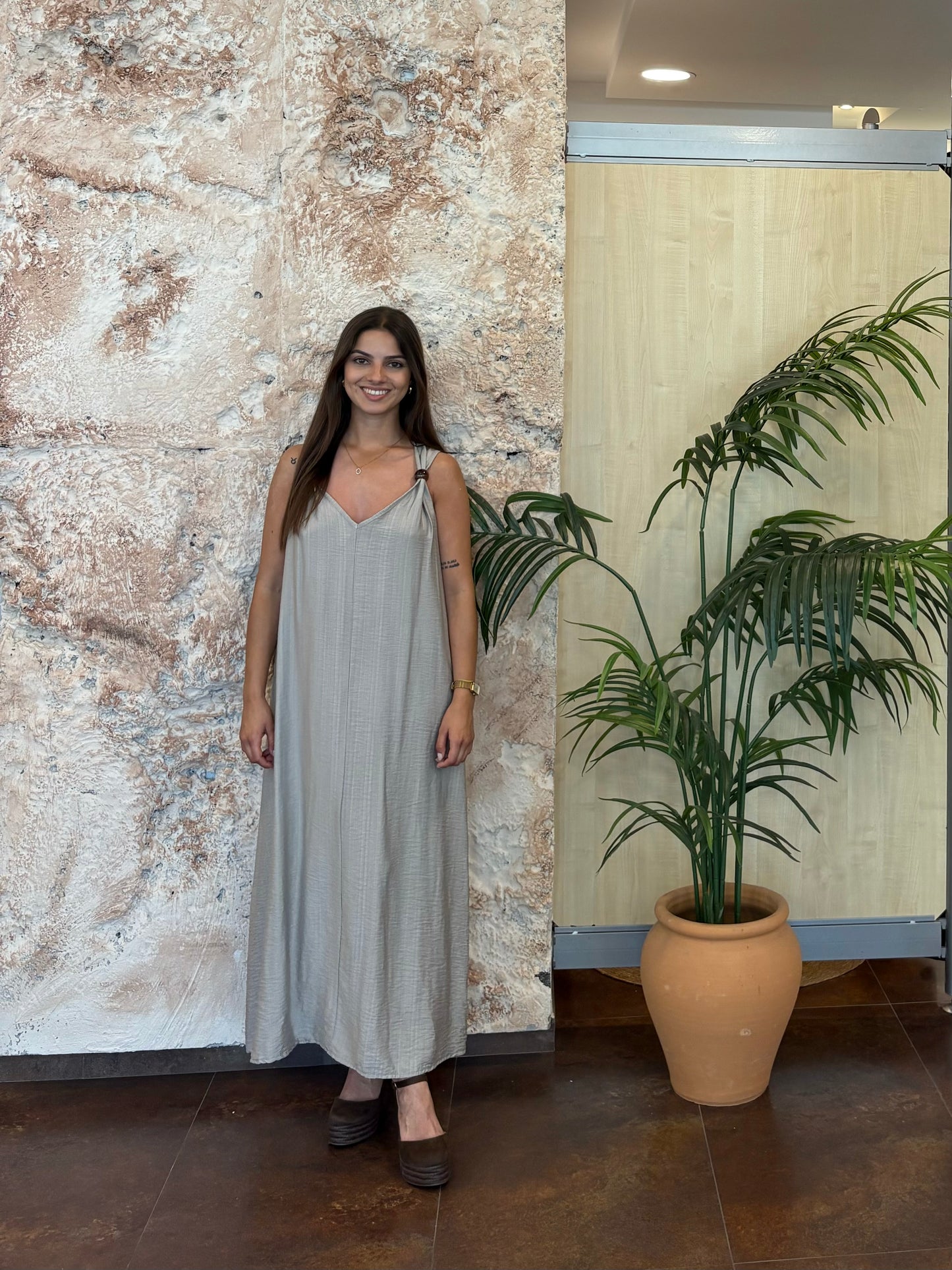 VESTIDO TIRANTE DETALLE BEIGE