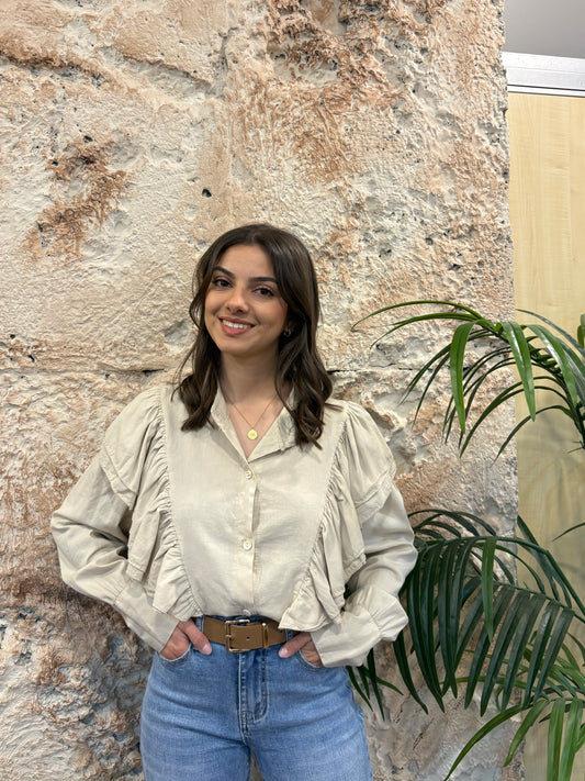 CAMISA ABOTONADA VOLANTES BEIGE