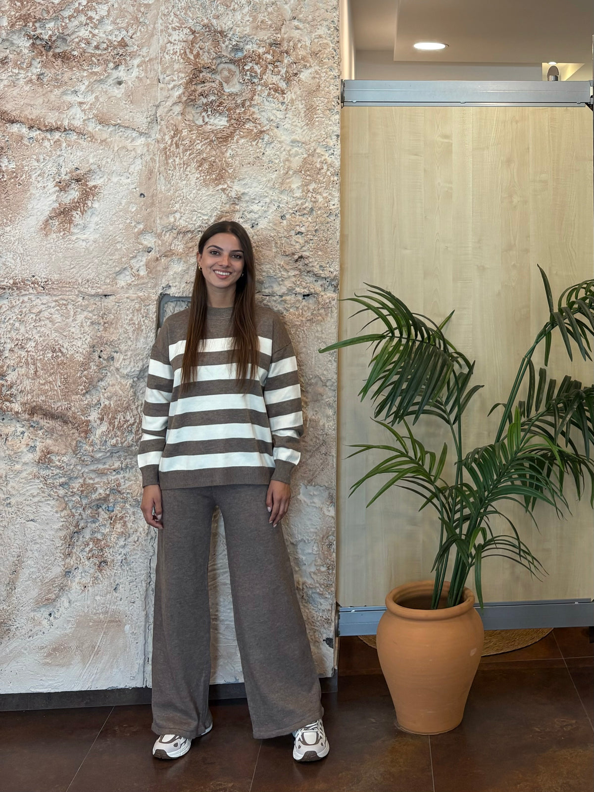 CONJUNTO DE PUNTO RAYAS TAUPE