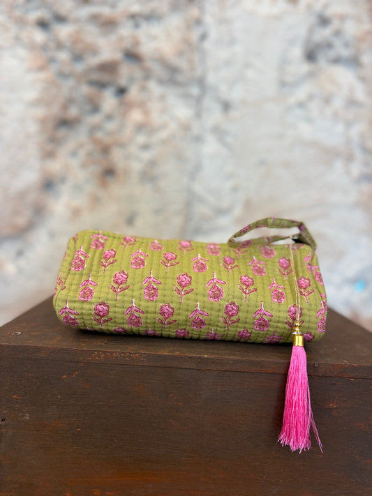 ESTUCHE PEQUEÑO ESTAMPADO VERDE OLIVA