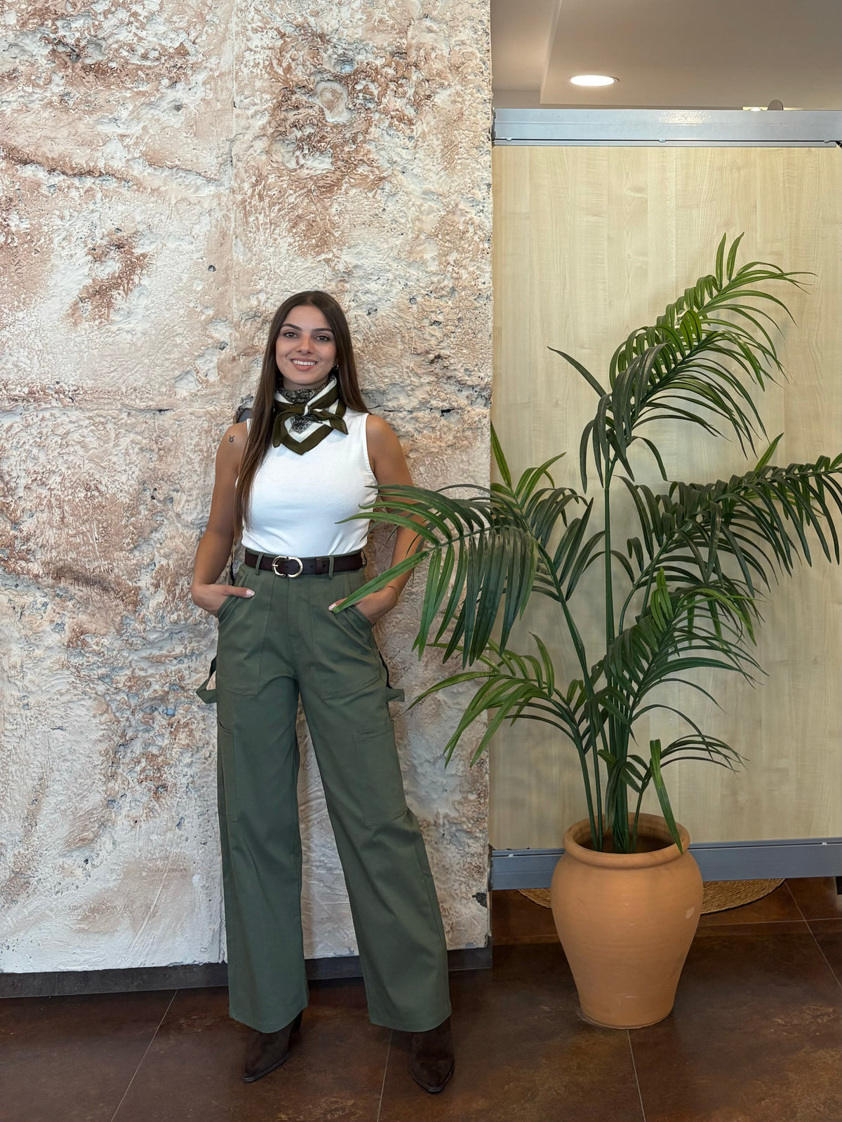 PANTALÓN CARGO VERDE KAKI