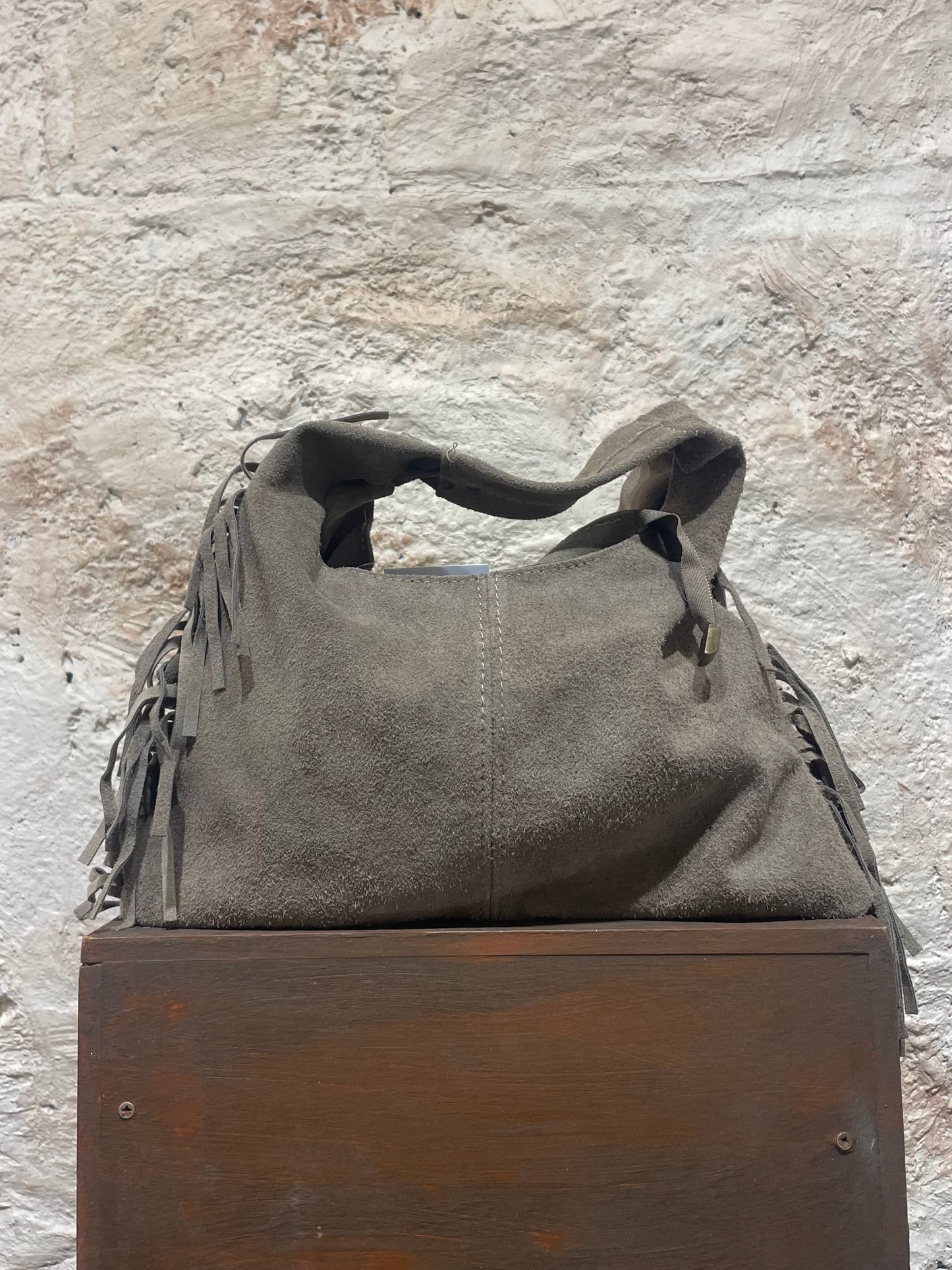 BOLSO HOMBRO DETALLE COSTURA TAUPE