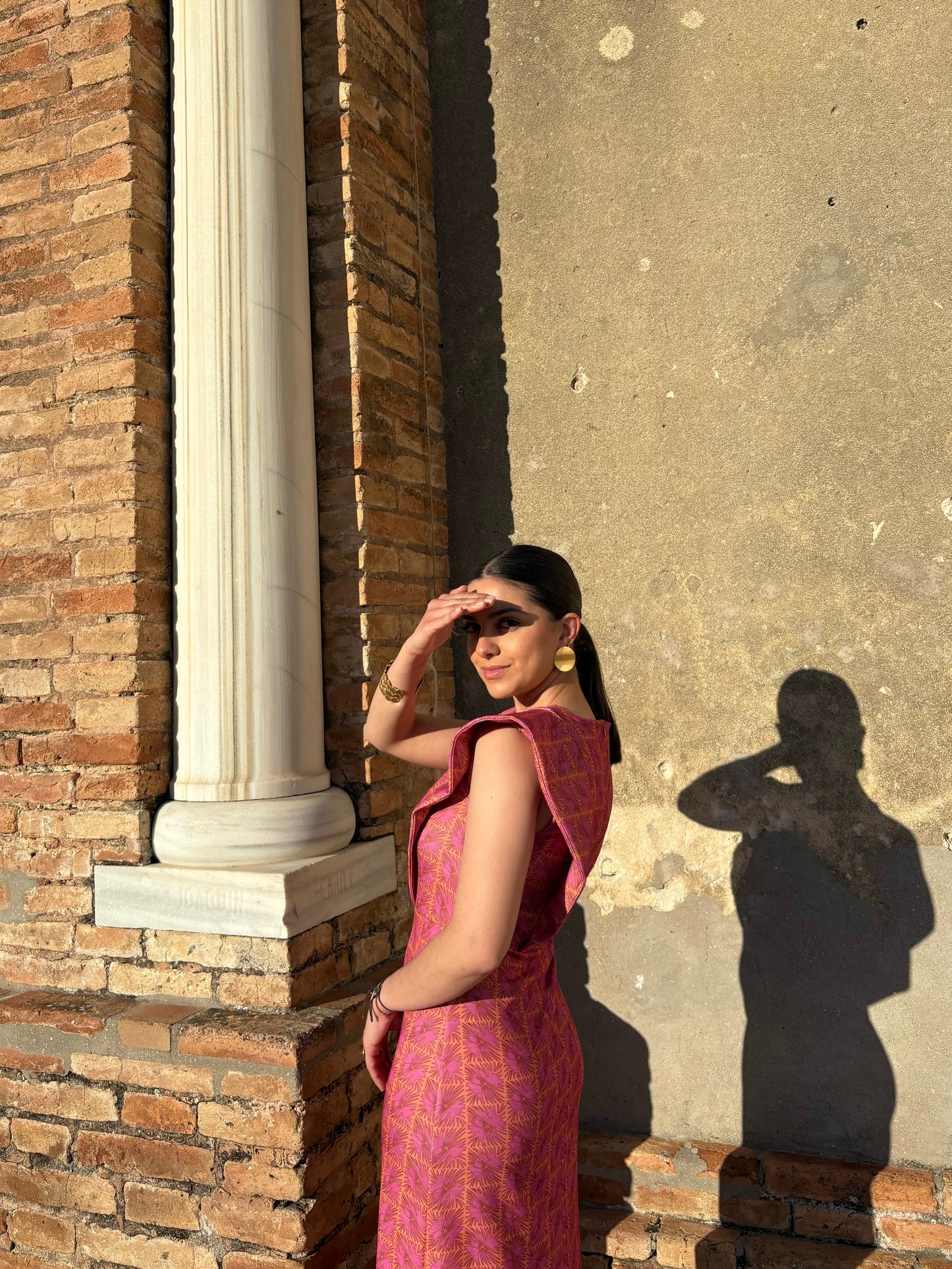 VESTIDO ESTAMPADO VOLANTES ROSA-NARANJA