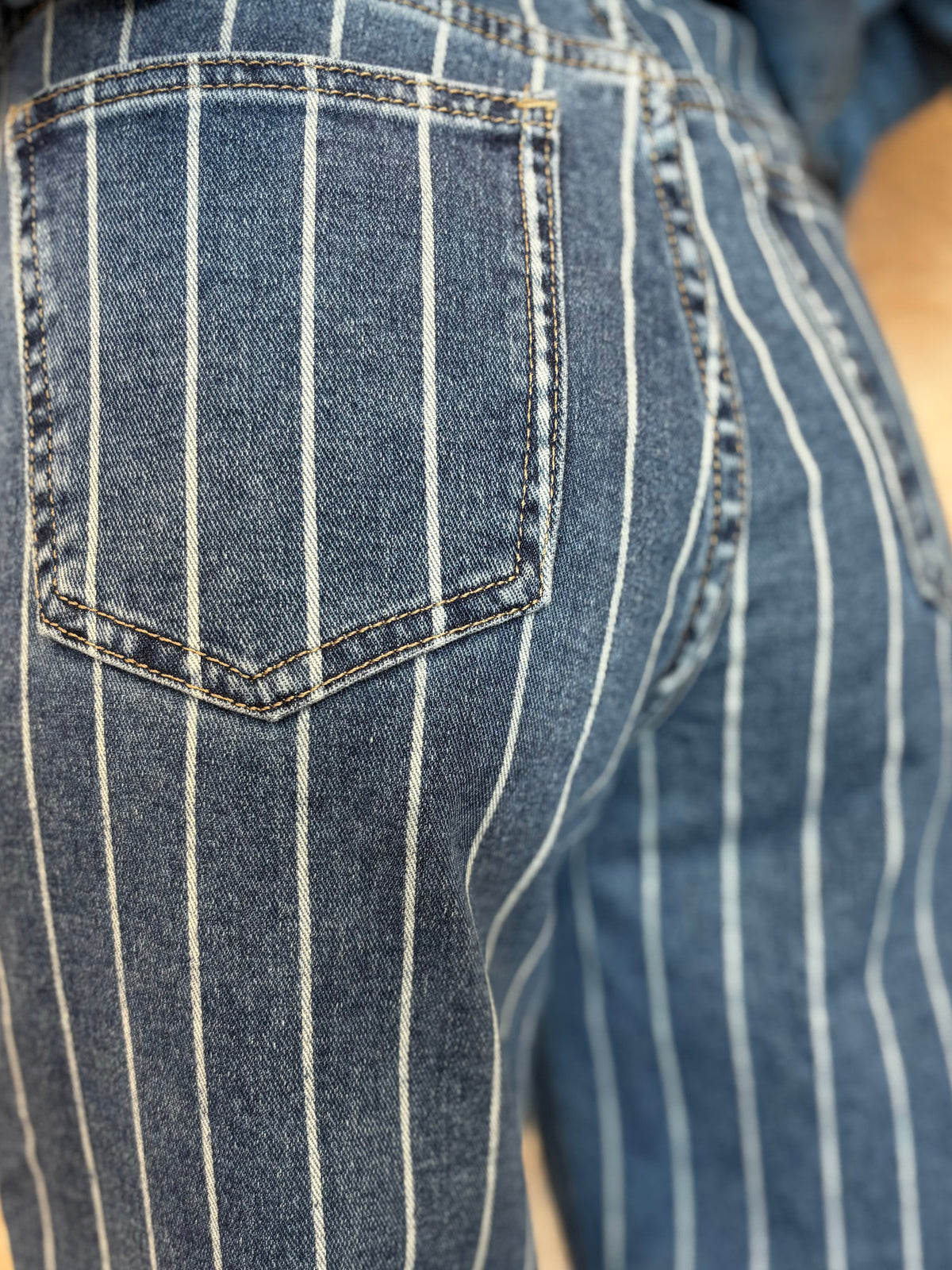 JEANS STRAIGHT LEG RAYAS