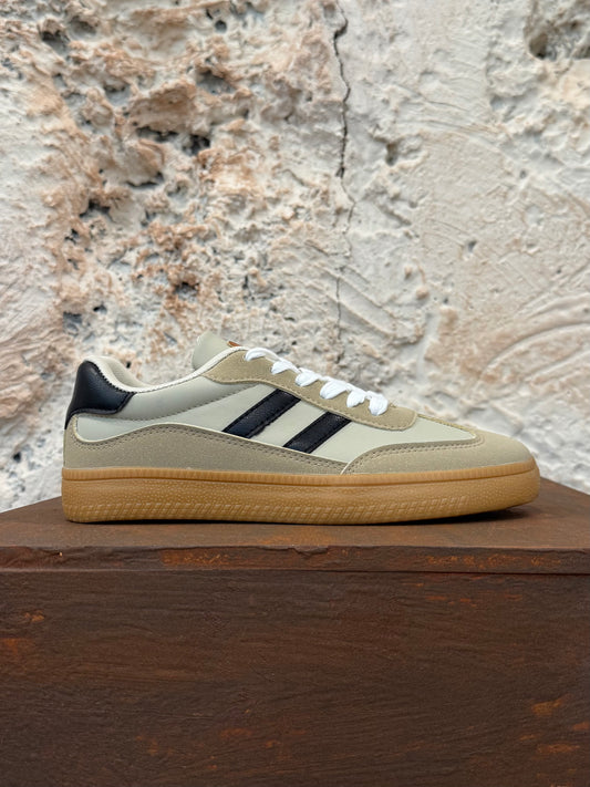 DEPORTIVA BEIGE Y NEGRA