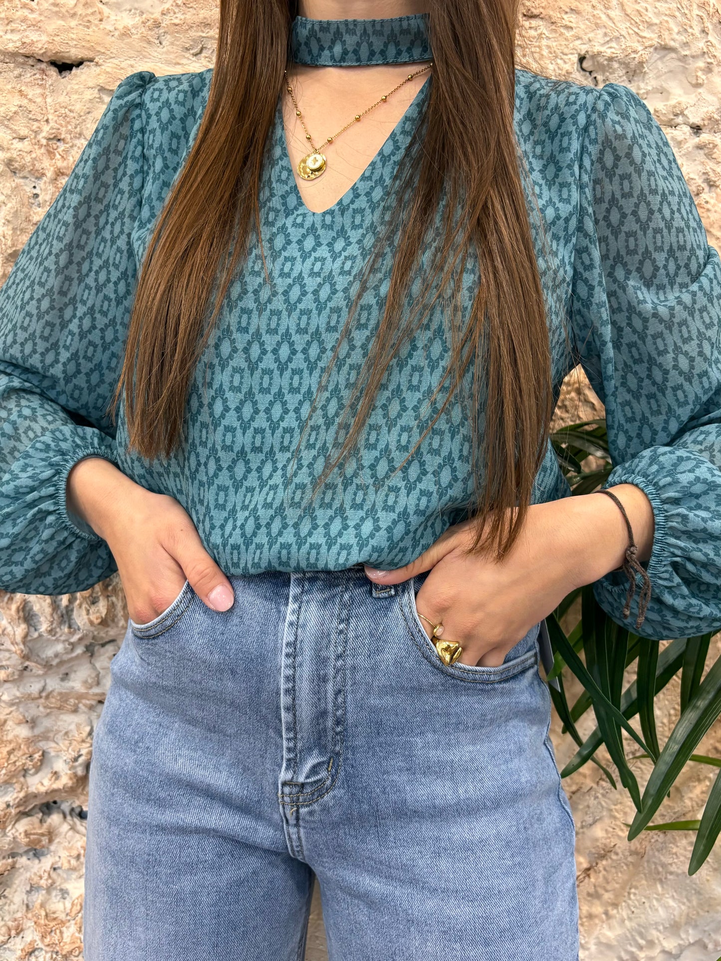 BLUSA CROP CUELLO PICO ESTAMPADA VERDE AGUA
