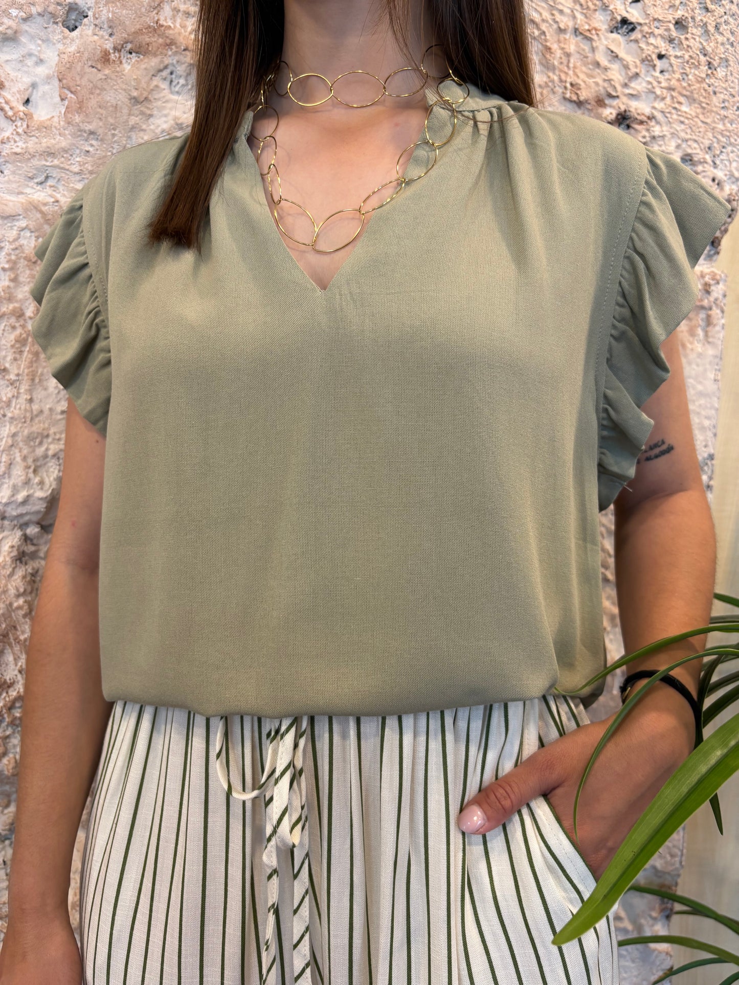 BLUSA MANGA VOLANTE KAKI