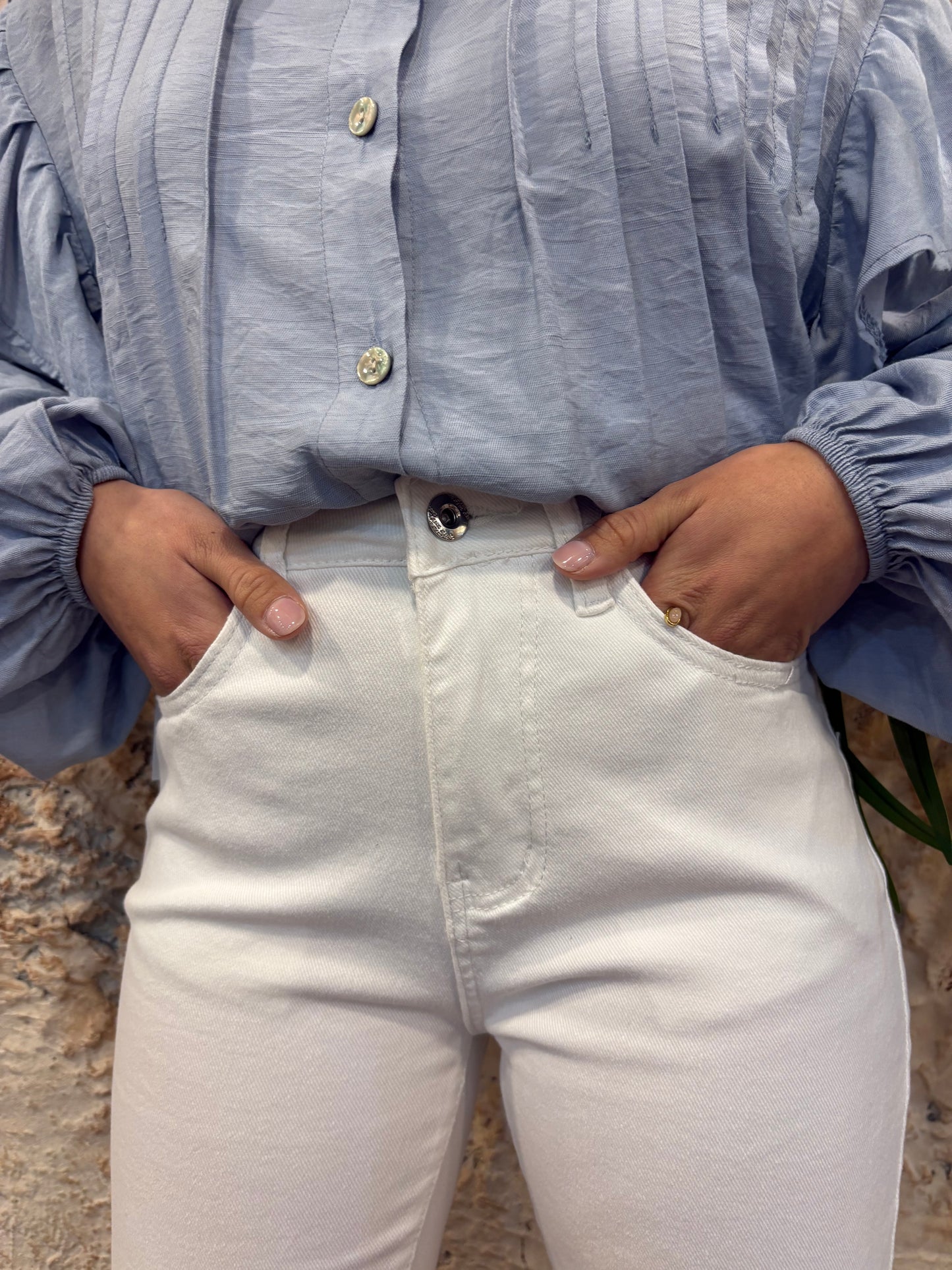 JEANS FLARE BORDADO BLANCO