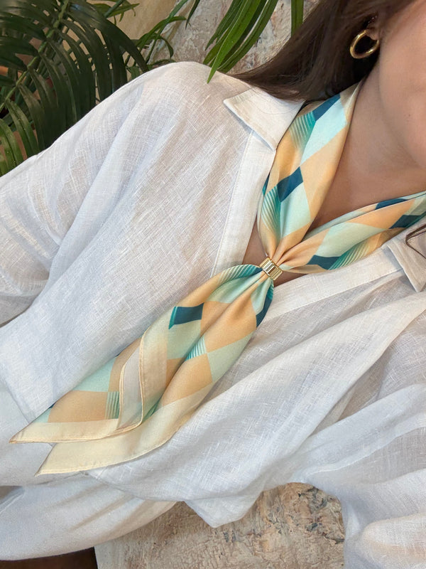 PAÑUELO CUELLO ESTAMPADO CORAL Y VERDE