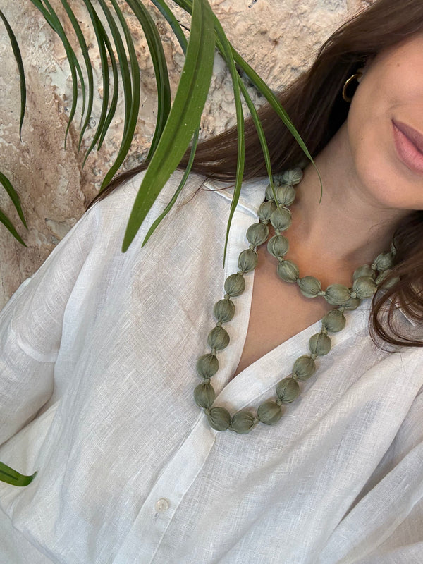 COLLAR SÚPER MAXI BOLAS VERDE