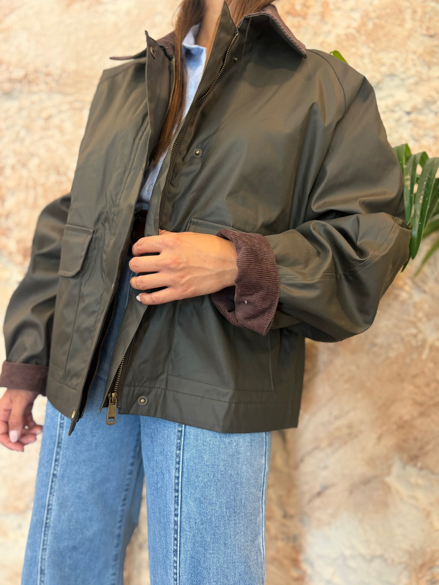 CHAQUETA ENCERADA VERDE CUELLO PANA MARRON