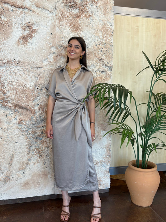 VESTIDO LAZADO SATINADO TAUPE