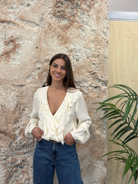 BLUSA CUELLO VOLANTES BEIGE