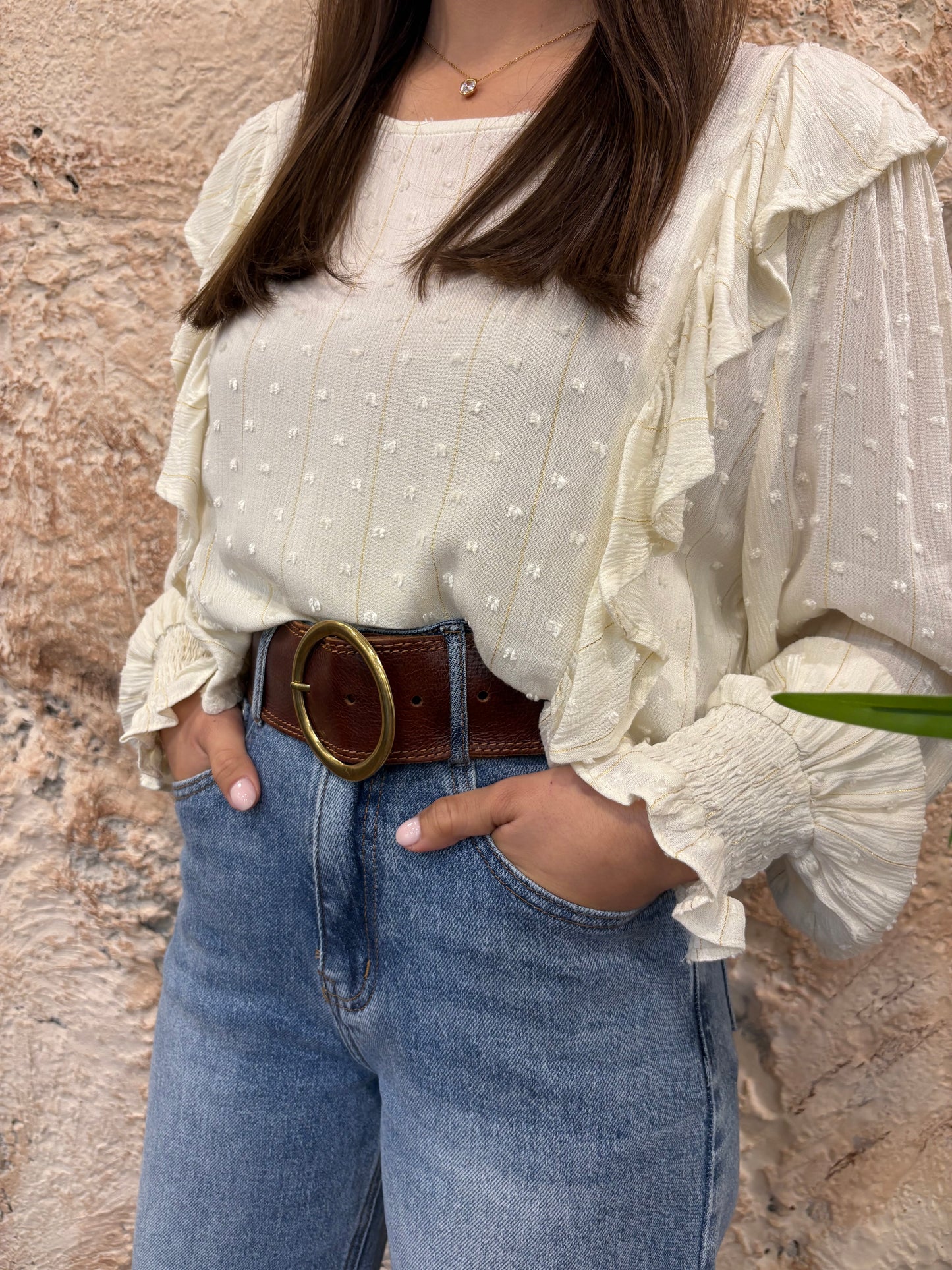 BLUSA VOLANTES TOPITOS BEIGE