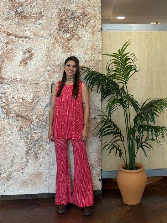 CONJUNTO LICRA FRÍA ESTAMPADO FRAMBUESA