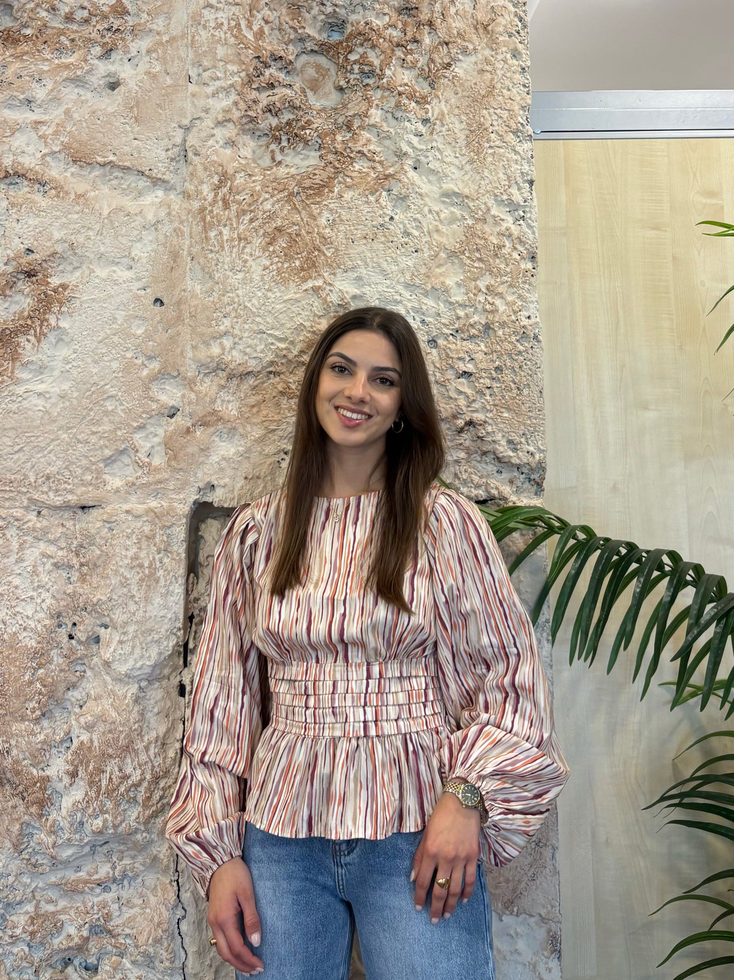 BLUSA ABULLONADA MORADA ESTAMPADA