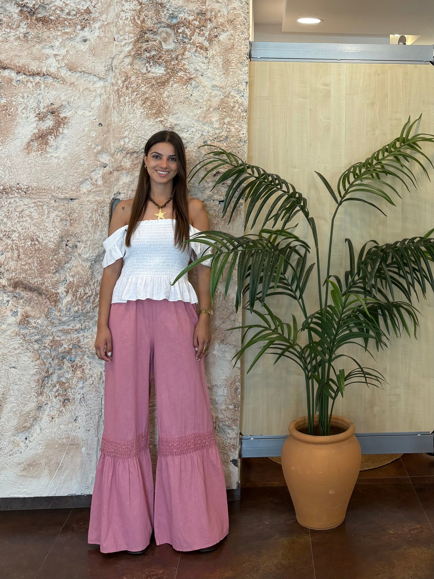 PANTALÓN LINO ROSA DETALLE CALADO