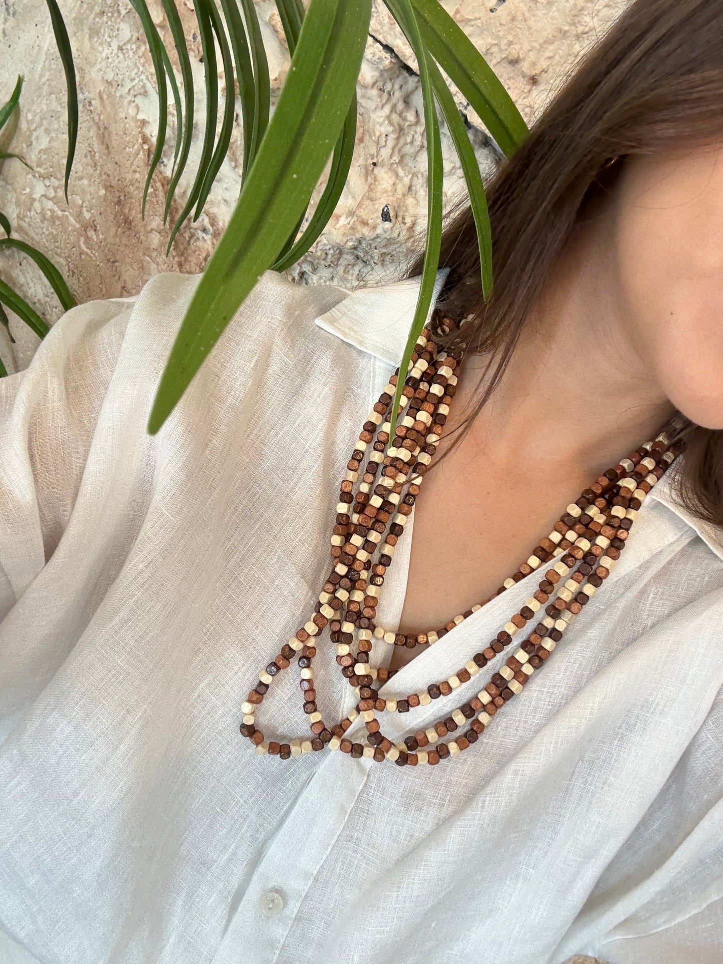 COLLAR MAXI ABALORIOS TONOS MADERA