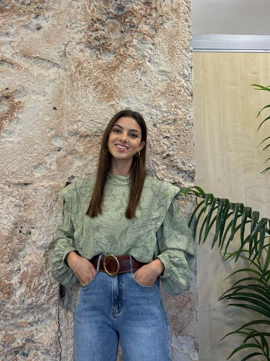 BLUSA VERDE BORDADOS CON HOMBRERAS