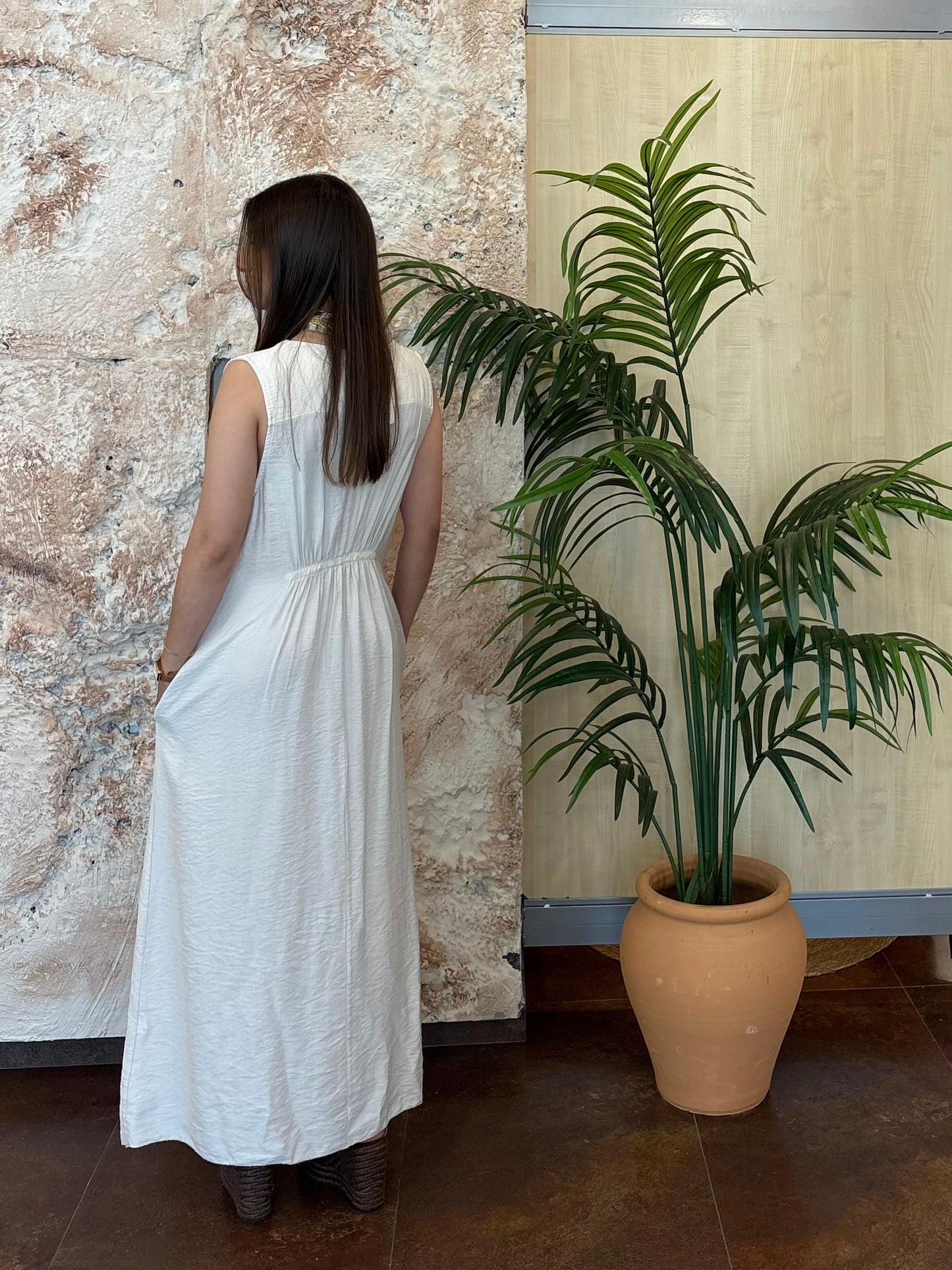VESTIDO LARGO FLUIDO BEIGE