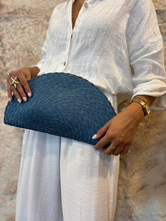 CARTERA DE MANO AZUL