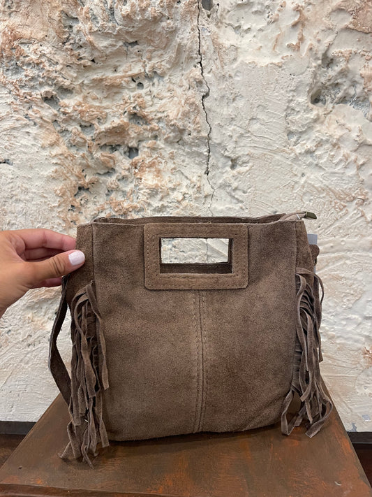 BOLSO PIEL TAUPE FLECOS CUADRADO
