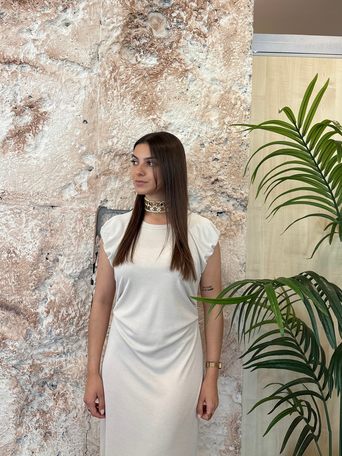 VESTIDO LARGO FRUNCES BEIGE